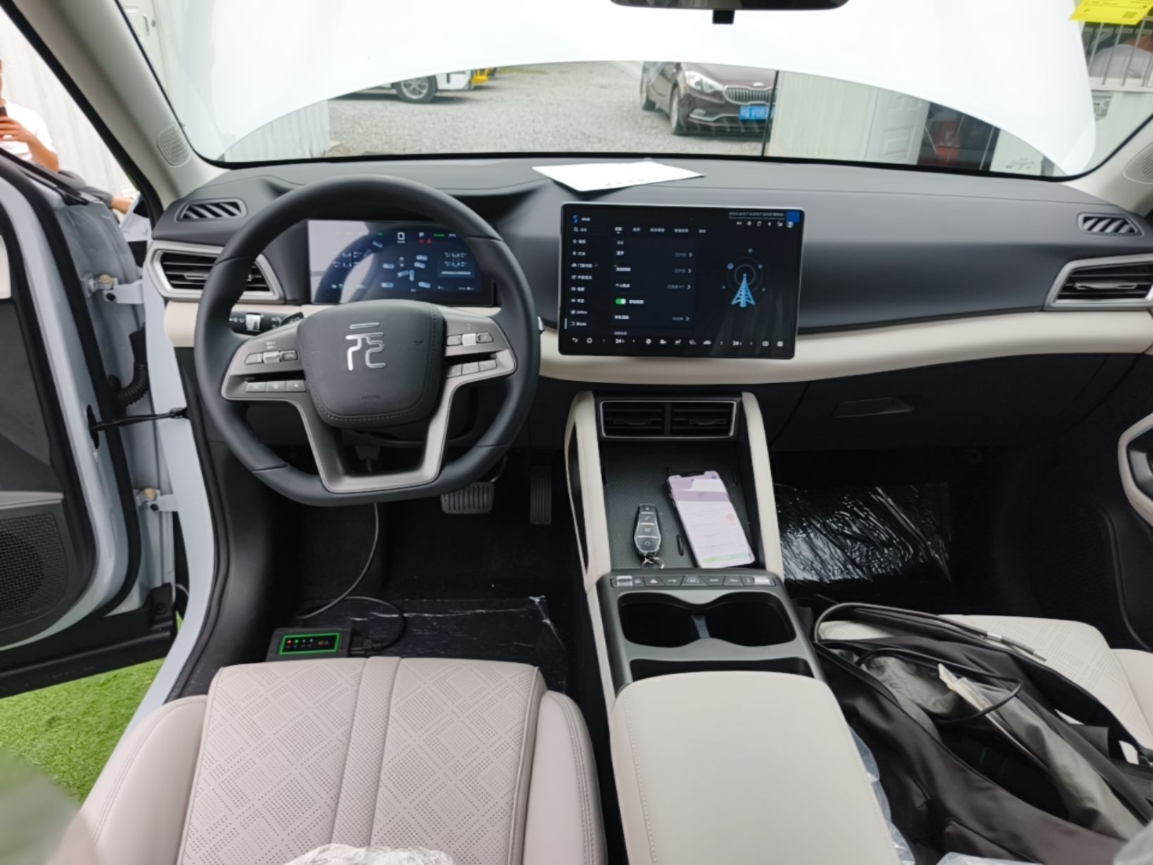 BYD Yuan UP 2025 Intelligent Driving Version 401 KM Dynamic Edition — снимка 12