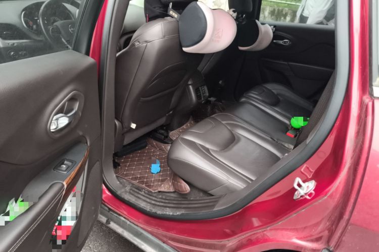 Used Jeep Cherokee 2016 2.0L Superior Edition
