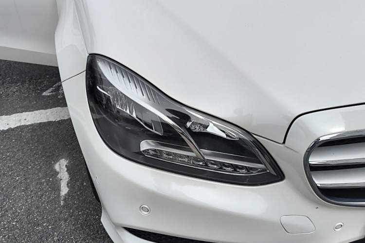 Used Mercedes-Benz E-Class 2015 Facelift E 200 L Sport Edition Right Front Headlight