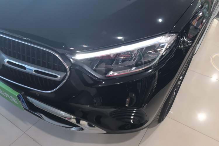 Used Mercedes-Benz GLC 2023 Facelift GLC 260 L 4MATIC Dynamic Version 5 Seats