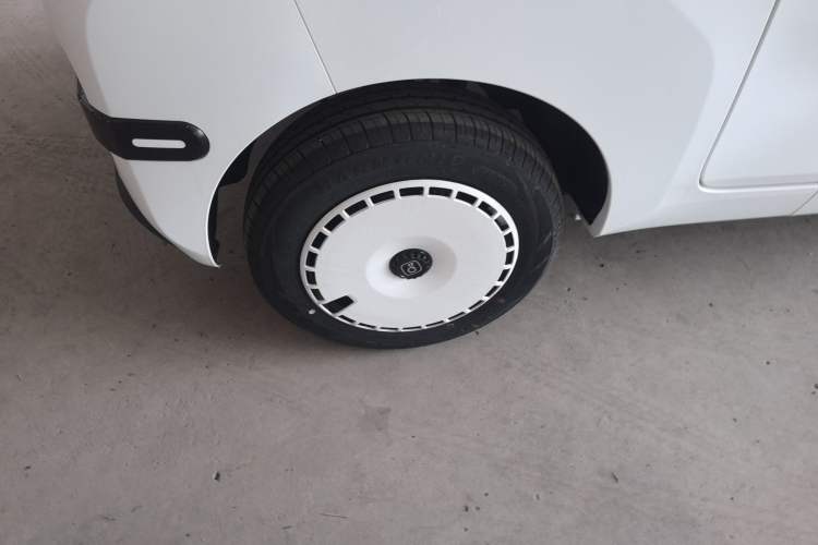 Used Chery QQ Ice Cream 2024 Edition Youth Version 205km Sundae Right Rear Wheel Hub