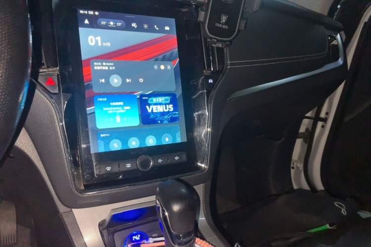 Used Roewe RX5 2019 30T Two-Wheel Drive Automatic Ali SmartConnect Platinum Edition