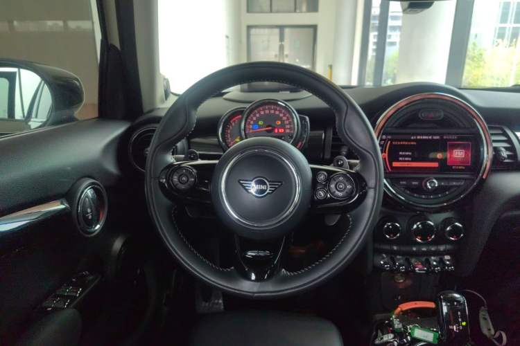 Used MINI 2019 2.0T COOPER S Artist Five-Door Edition Steering Wheel