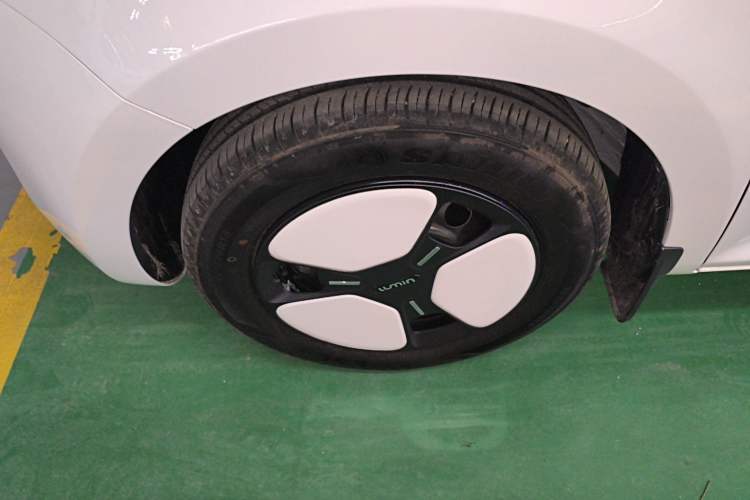 Used CHANGAN NEVO Lumin 2025 205 km Xiangqin Version Left Front Wheel Hub