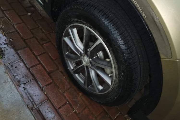 Used Geely Auto Emgrand X7 Sport 2018 1.8TD Automatic Two-Wheel Drive Smart Connect 4G Internet Edition
