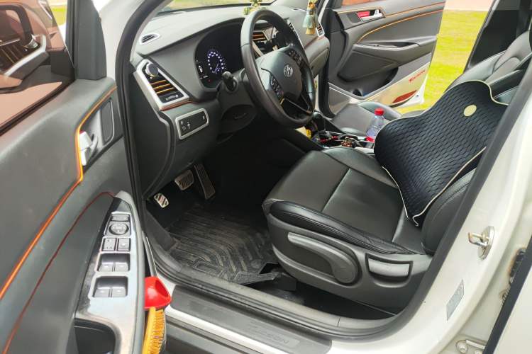 Used Hyundai Tucson 2015 1.6T Dual-Clutch Two-Wheel-Drive Smart Model Driver Seat