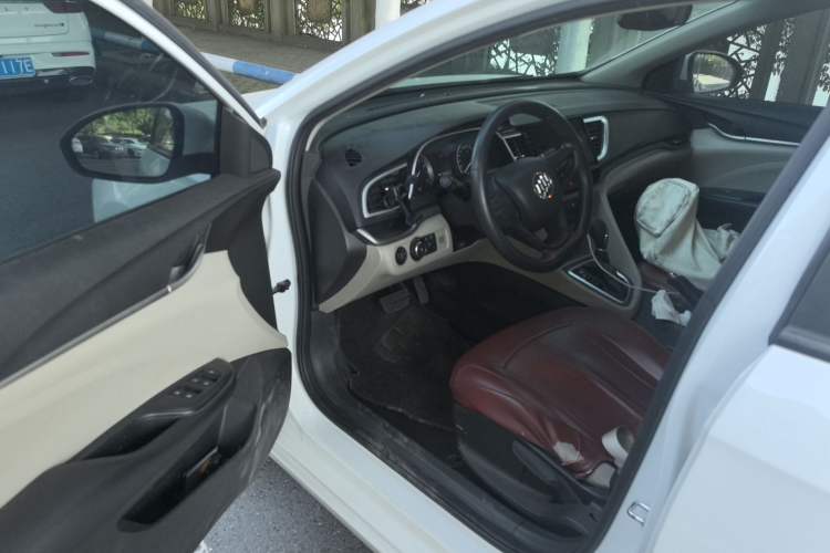 Used Buick GT 2019 15T Dual-Clutch Advanced Version China VI Standard Driver Seat