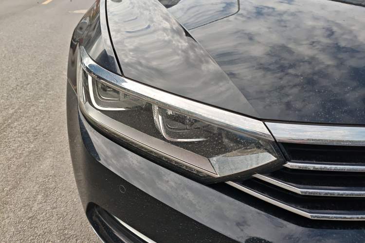 Used Volkswagen Magotan 2019 330TSI DSG Luxury Model China V Standard Right Front Headlight