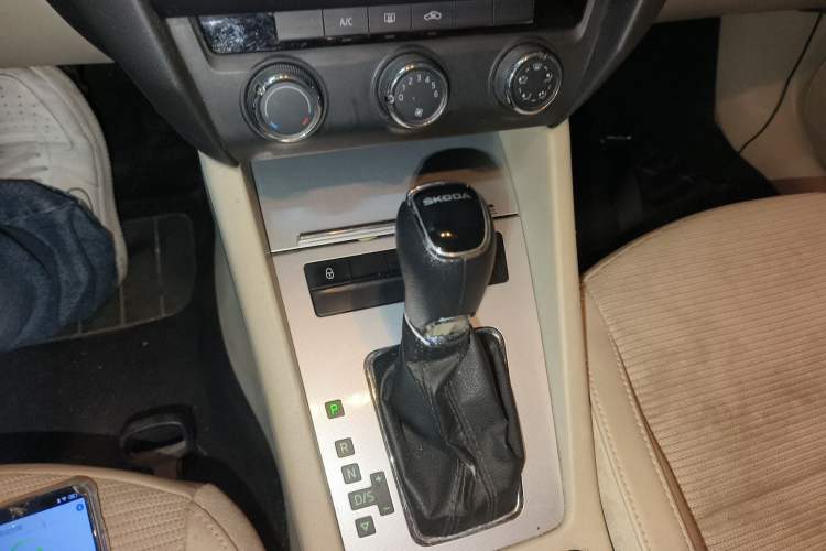 Used Skoda Octavia 2015 1.6L Automatic Yijie Edition
