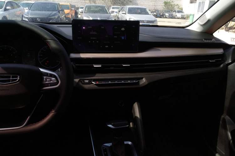 Used Geely Auto Vision X3 2021 PRO 1.5L CVT Deluxe Model Audio And AC Panel