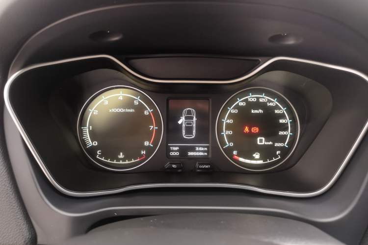 Used Geely Auto Vision X6 2016 1.8L Manual Luxury Model
