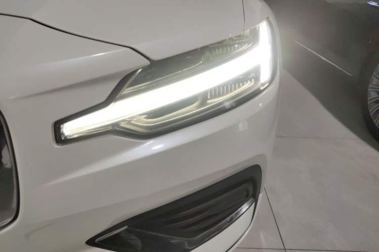 Used Volvo S60 2022 B4 Zhiyuan Luxury Edition