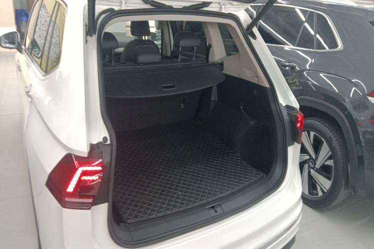 Used Volkswagen Tiguan L New Energy 2020 430 PHEV Plug-in Hybrid Flagship Edition Trunk