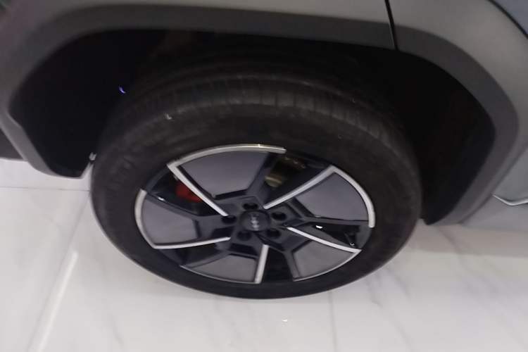 Used Formula Leopard Titanium 3 2025 501KM All-Wheel Drive Intelligent Driving Ultra Version Exterior 5