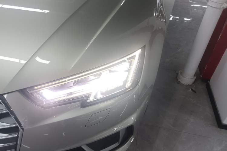 Used Audi A4L 2019 40 TFSI Fashion Edition China VI Emission Standard
