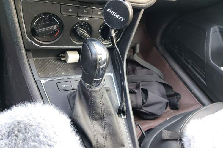 Used Volkswagen Lavida 2015 1.6L Automatic Comfort Edition
