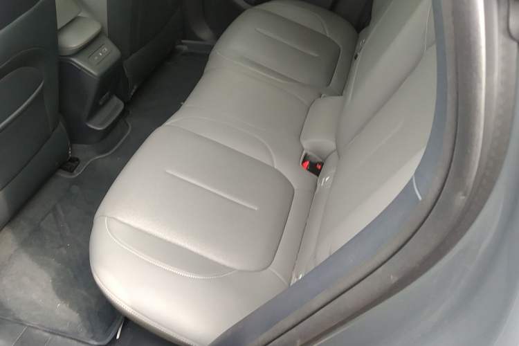 Used Lynk & Co Z20 2025 530 km Range Rear-Wheel Drive Max Left Rear Seat