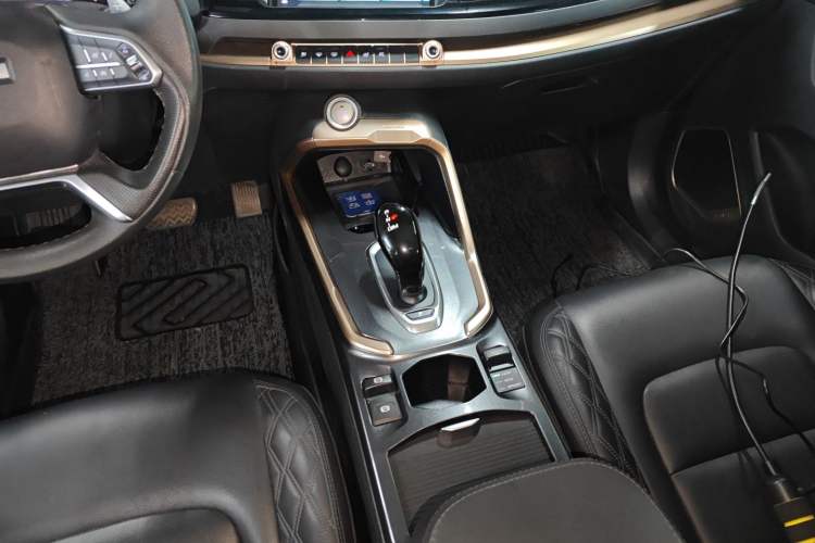 Used Haval H6 2021 1.5 GDIT Automatic Champion Edition Gear Lever