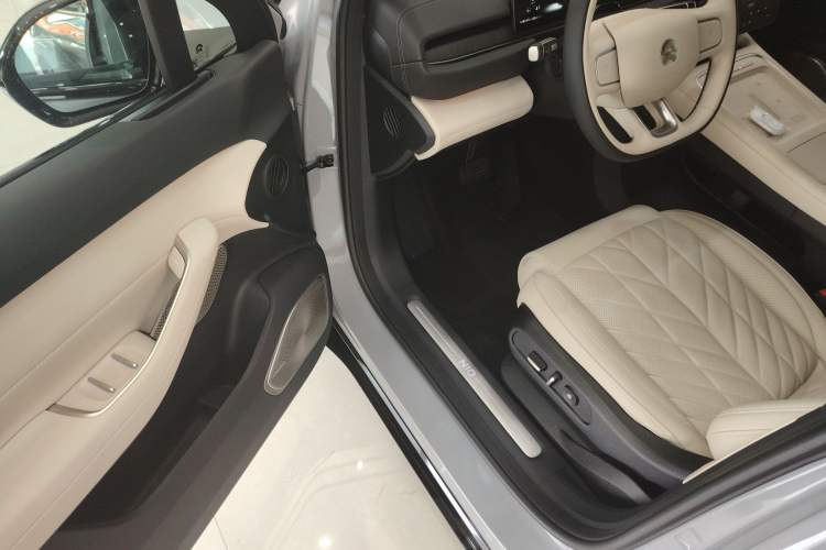 Used Nio ES6 2025 75 kWh Driver Seat