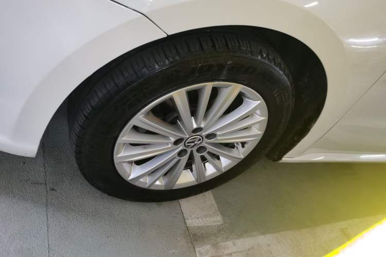 Used Volkswagen Gran Lavida 2013 1.6L Automatic Comfort Model