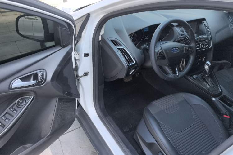 Used Ford Focus 2018 Sedan Classic 1.6L Automatic Trendy SmartDrive Edition