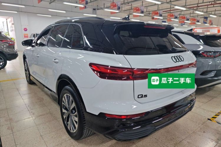 Used Audi Q5 e-tron 2023 40 e-tron Shining Edition Mecha Kit
