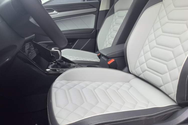 Used Volkswagen Tayron 2024 330TSI Two-Wheel Drive Luxury Plus Advanced Version Left Front Seat