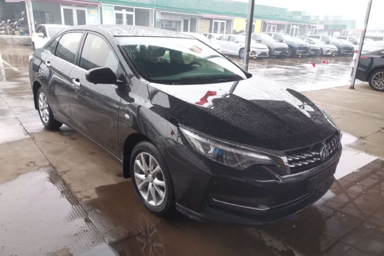 Used Venucia D60 2019 1.6L Entry Manual Fashion Edition
