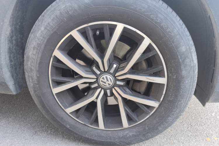 Used Volkswagen Tiguan L 2018 330TSI Automatic Two-Wheel Drive Luxury Edition