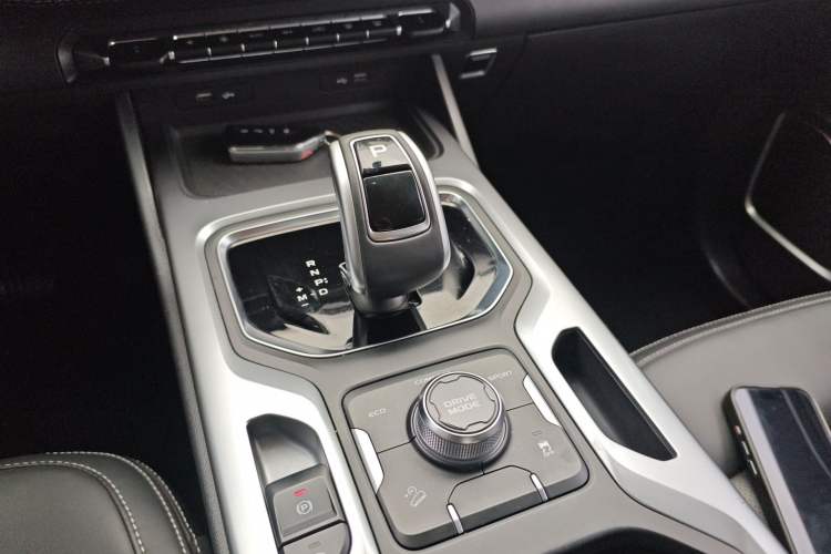 Used Geely Auto Haoyue 2020 1.8TD DCT Luxury 7-Seater Gear Lever