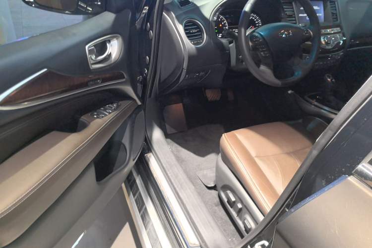 Used Infiniti QX60 2016 2.5 S/C Hybrid Two-Wheel-Drive Excellence Edition China V Standard