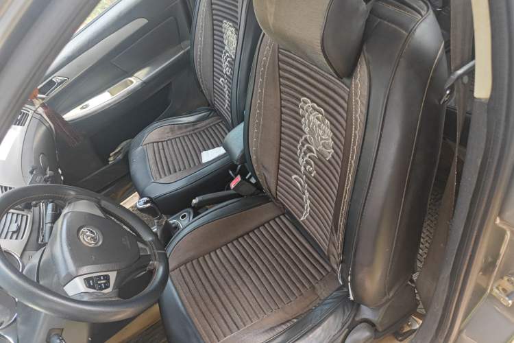 Used Dongfeng Aeolus H30 2011 1.6L Automatic ZunYa Model