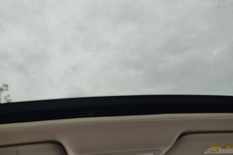 Used Nissan Tiida 2016 1.6L CVT Cool Dynamic Edition Headliner