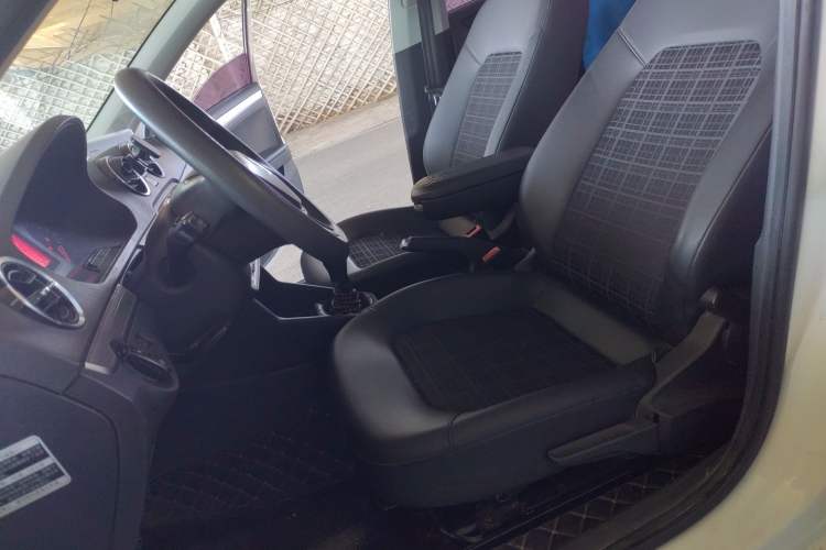 Used Volkswagen Jetta 2017 1.5L Manual Comfort Model Left Front Seat