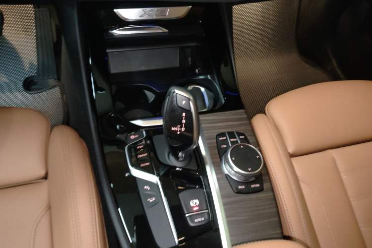 Used BMW X3 2020 xDrive28i Luxury Package Gear Lever