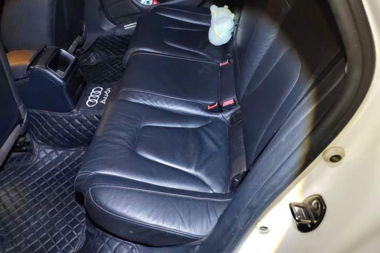 Used Audi A4L 2012 2.0 TFSI automatic Comfort trim level