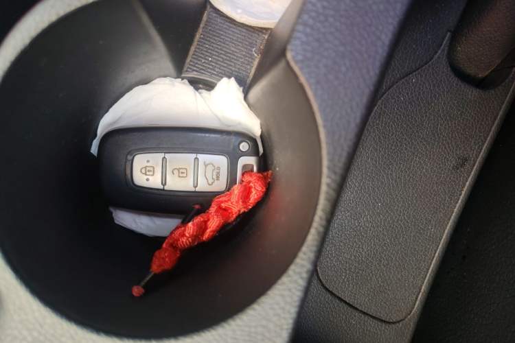 Used Hyundai Veloster 2012 1.6T Automatic Luxury Edition Vehicle Key