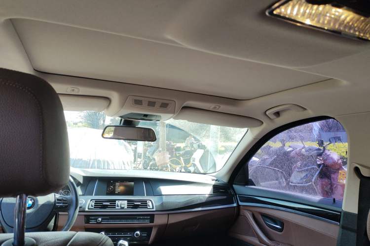 Used BMW 5 Series 2014 520Li Elegant Model
