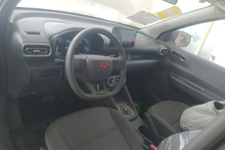 Used Wuling Hongguang New Energy 2024 All-Electric Model 300KM Standard Version
