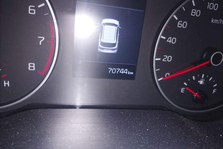 Used Kia KX Cross 2017 1.4L AT GLS Odometer Close Up