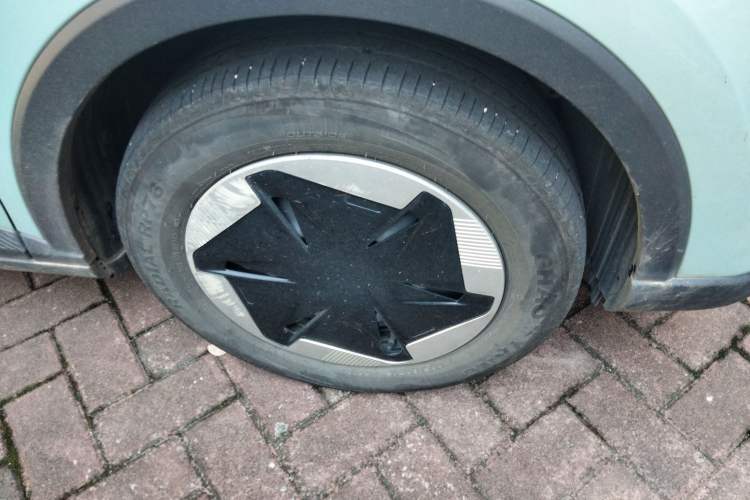 Used Geometry E Firefly 2024 301km Flowing Light
