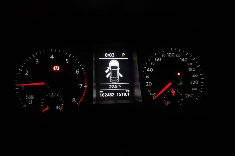 Used Volkswagen Magotan 2015 Revised Version 2.0 TSI Luxury Edition Instrument Cluster
