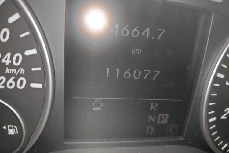 Used Mercedes-Benz B-Class 2012 B 200 Odometer Close Up