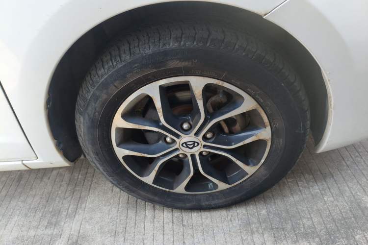 Used CHANGAN KAICHENG Oushang A600 2016 1.5L Manual Luxury 7-Seater Right Front Wheel Hub