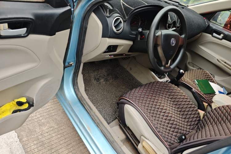 Used CHANGAN Alsvin V3 2012 1.3L Manual Luxury Version China IV Standard Driver Seat
