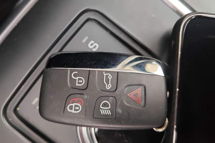 Used Land Rover Discovery Sport 2017 2.0T HSE LUXURY
