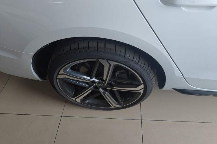 Used Audi A4L 2025 2 Million Units Enjoyment Version 40 TFSI Luxury Dynamic Edition
