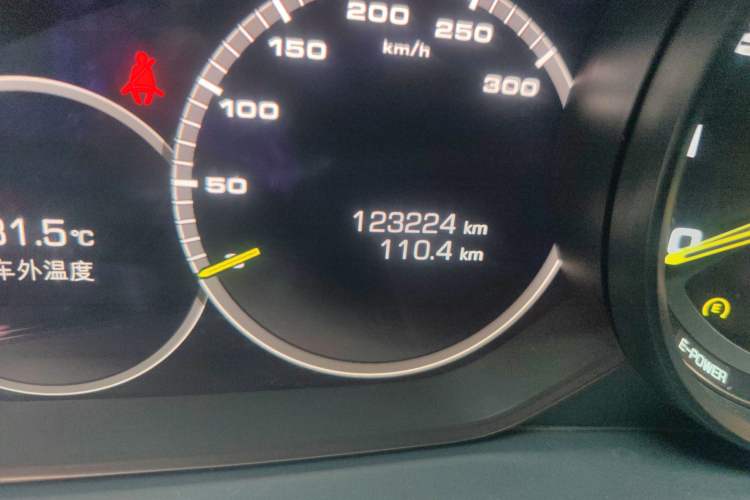 Used Porsche Panamera 2017 Panamera 4 E-Hybrid Executive Long Wheelbase 2.9T Odometer Close Up