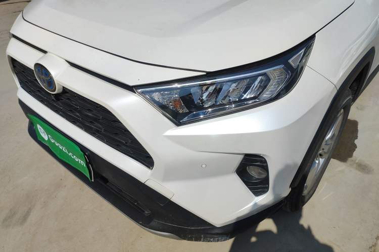Used Toyota RAV4 2020 Dual-Engine 2.5L E-CVT Two-Wheel Drive Elite Edition
