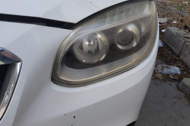 Used Brilliance V5 2012 1.6L Manual Luxury Model Left Front Headlight